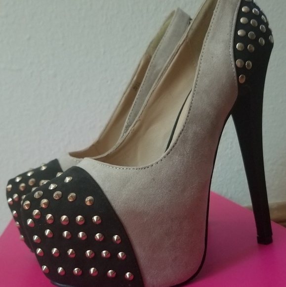 Shoes - Picture 3 of 4